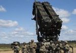 Prve americke zbrane idu na Ukrajinu vratane rakiet Patriot