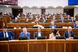 Poslancov Narodnej rady caka nabity tyzden