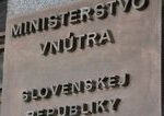 Ministerstvo vnutra riesi problemy v socialnom systeme vojakov a policajtov Dotknu sa aj materskeho