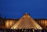 Riaditelka muzea Louvre celila parlamentu a slubuje opatrenia