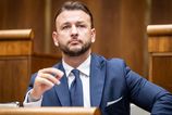 Vysmech Matusovi Sutajovi Estokovi nema hranice
