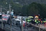 Tragedia na zeleznici v Spanelsku Pocet obeti zrazky vlakov vysokorychlostnej dopravy nadalej narasta
