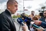 Ceskym verejnopravnym mediam hrozi vykrvacanie Vlada chce rychlo zrusit koncesie pre vybrane skupiny