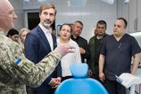 Juraj Blanar na Ukrajine odovzdal lekarske pristroje v hodnote statisticov eur a vyzdvihol pracu miestnych lekarov