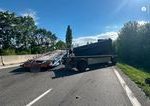 Zrazka kamionov na dialnici D1 zablokovala cestu smerom do Trnavy