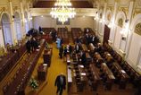 Cesti poslanci schvalili novy rokovaci poriadok alkohol sa nezakazal