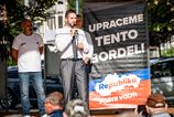 Republika sice este nie je v parlamente no vo Ficovej vlade je uz teraz komentar Martina Behula