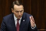 Sikorski varuje pred Kremom no upokojuje Posko Ukrajina poda neho chrni NATO pred ruskm tokom