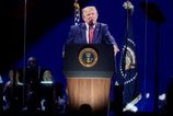 USA podla Trumpa ziaria viac nez kedykovek predtym Kritikov oznail za komunistov a varoval pred odpornou hrozbou v krajine