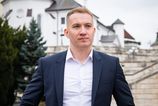 Volby 2026 Do sutaze o post predsedu Zilinskeho samospravneho kraja sa zapaja Martin Kapitulik