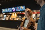 dvadsa rokov filmovch veerov cinemax oslavuje narodeniny spolu s divkmi