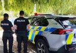 enviropolicajti zasahuju pri podozrivej skladke v komarne preveruju nelegalne rozoberanie aut