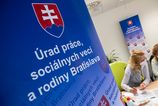 nezamestnanost na slovensku rastie po mesiacoch pocet nezamesnanych prekrocill hranicu 142 tisic