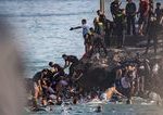 Europky ostrov v Afrike prekrocilo tisice migrantov Mnohi zahynuli Spanielsko tam posiela specialne jednotky