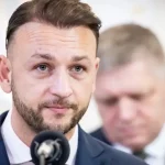 Ako vláda zakročí pri cenách palív? Slovo dostanú Šutaj Eštok a Šimečka