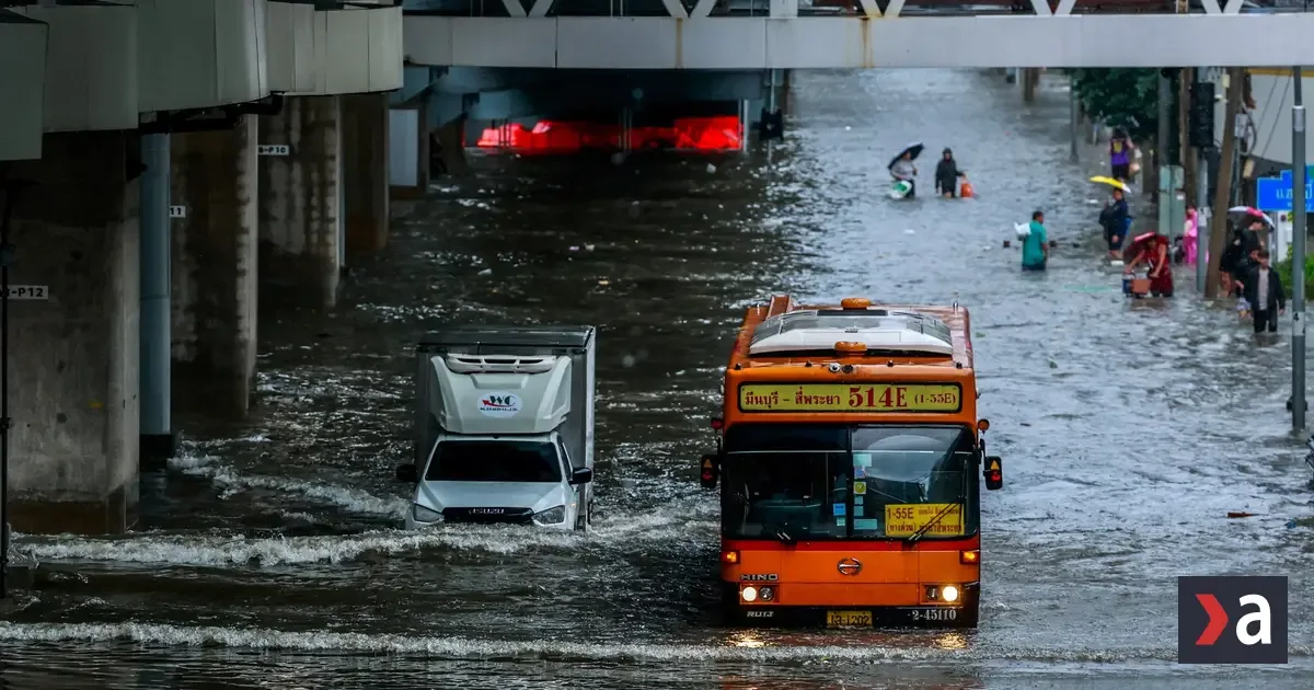 Bangkok bojuje s nezvyčajnými záplavami, núdzový stav vyhlásili v 50 obvodoch