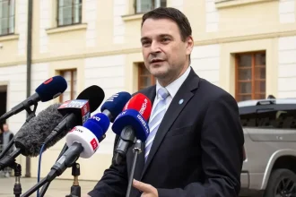 Česko pritvrdí voči ruským diplomatom, Macinka a Pavol sa dohodli