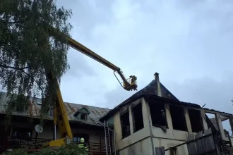 Chata pri Banskej Štiavnici zhorela, škoda je pol milióna eur