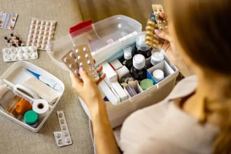 Čo patrí do evakuačnej lekárničky? Farmaceut varuje pred chybami