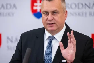 Danko hrozí Ficovi: Ak Taraba skončí, odvolám ho s kýmkoľvek