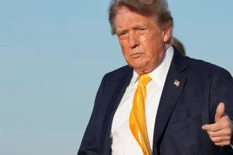 Donald Trump povolí CNN, MS NOW a Politicu vstup do Bieleho domu, ak o tom rozhodne súd
