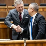 Fico sľuboval zrušenie transakčnej dane, tá však naďalej platí