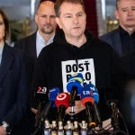 Hnutie Slovensko žiada parlament riešiť drahé palivá a chce kresať platy ministrom