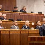 Moralizovať a obviňovať nestačí, to najdôležitejšie Pellegrini zamlčal