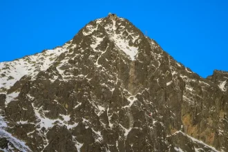 Na tatranských hrebeňoch sa cez víkend očakáva sneženie