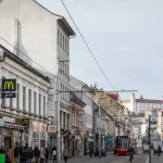 Nedeľné zhromaždenie obmedzí dopravu v centre Bratislavy, polícia varuje