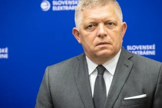 Nervózny Robert Fico sa zahnal do vlastnej pasce