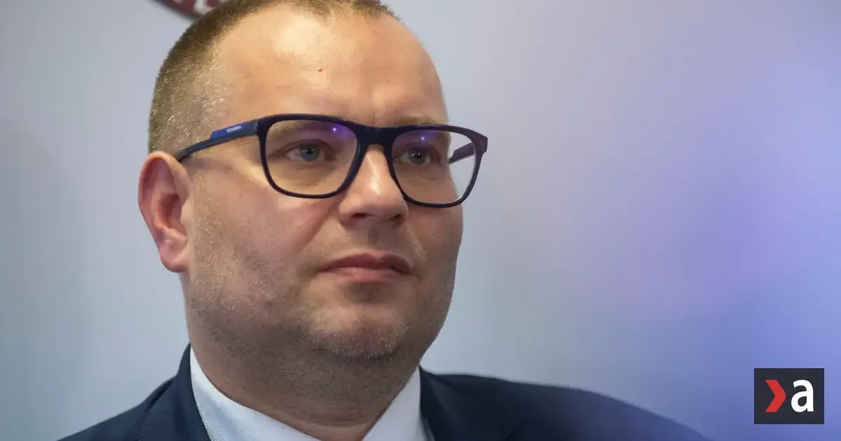 Ombudsman Dobrovodský žiada poriadok v poplatkoch u lekárov a hľadaní špecialistov