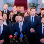 Opozícia vyzýva Fica na predčasné voľby, strany sú na január pripravené