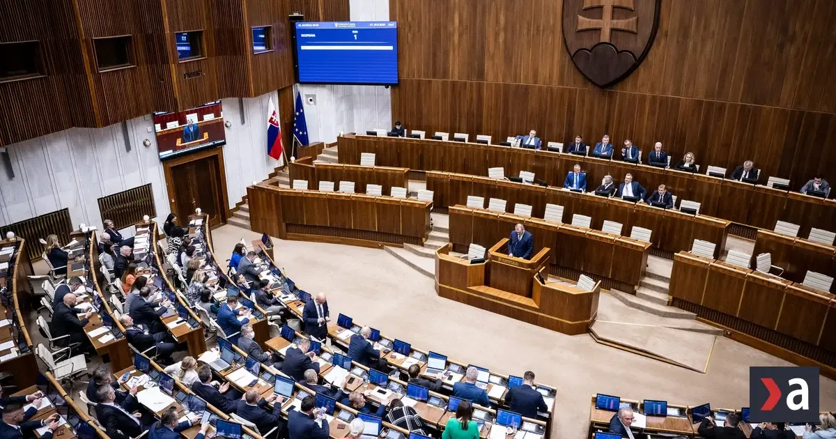 Parlament po lete: 295 bodov, rokovania až do Vianoc