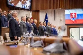 Parlament rokuje, Vallo, Droba a lídri opozície s očakávaným vyhlásením