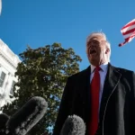 Po chaotických hodinách obrat: Biely dom opäť vpustil novinárov CNN, MS NOW a Politico