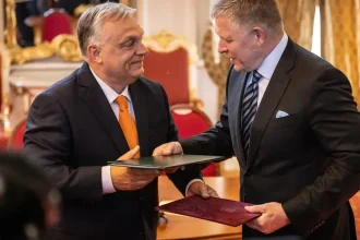 Po mesiacoch od volieb sa ukázalo, čo zanechal Orbán. Podobne aj po Ficovi
