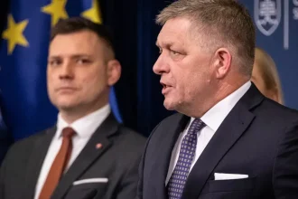 Premiér Fico môže dočasne viesť ministerstvo životného prostredia po Tomášovi Tarabovi