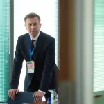 Premiér Ukrajiny vyzval zraniteľných ľudí, aby pred zimou dočasne odišli z Kyjeva