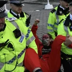 Protest pred konferenciou labouristov: polícia zatýkala demonštrantov