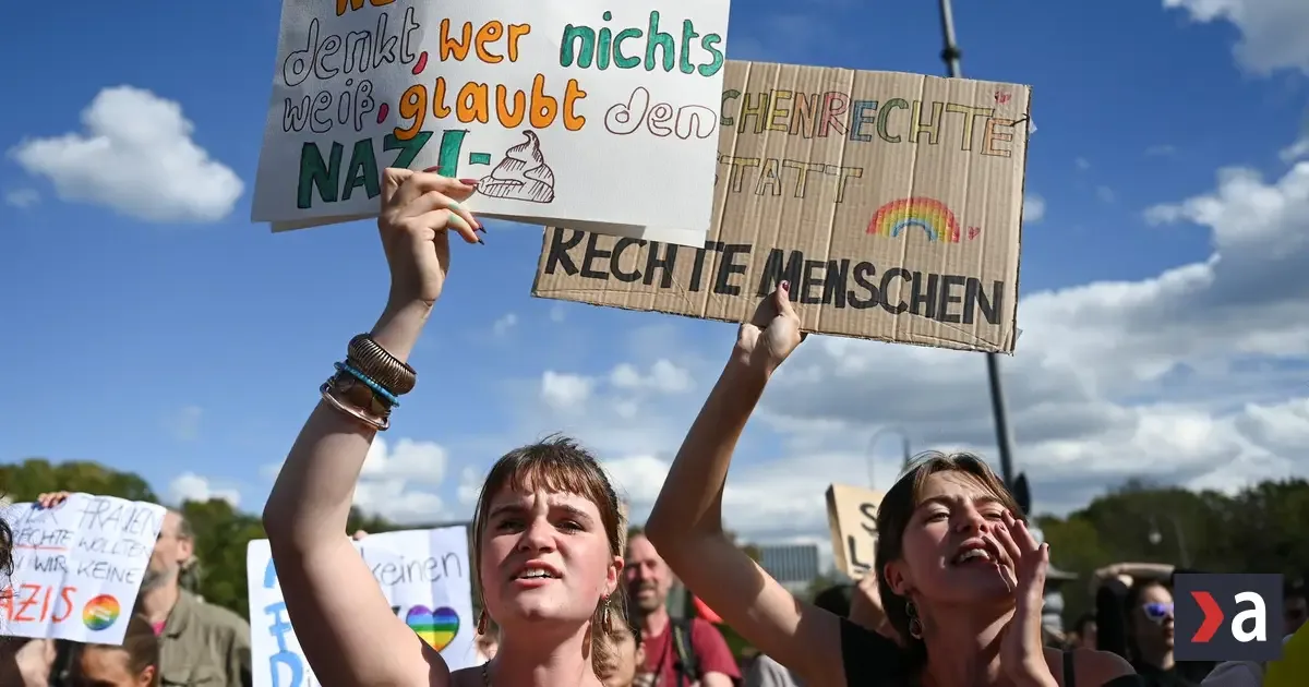 Protesty v Nemecku: Desaťtisíce ľudí žiadajú zákaz AfD