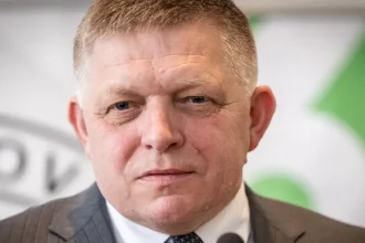 Róbert Fico by mal odteraz už iba svietiť a kúriť