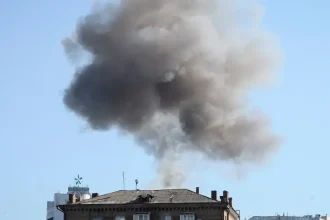Ruské útoky na Ukrajine: za týždeň viac ako 2200 dronov a stovky bômb