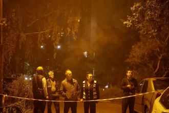 Ruský útok na predmestie Kyjeva si vyžiadal obete, Zelenskyj hovorí o terore