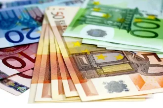 Slovensko umiestnilo nové desaťročné dlhopisy v objeme 2,5 miliardy eur