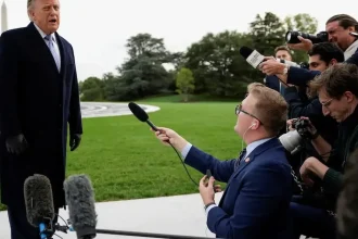 Sudca zrušil Trumpov zákaz pre novinárov, postavila sa proti nemu aj Fox News