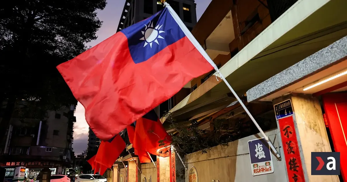 Taiwan chce ďalej nakupovať zbrane od USA. Podľa Si ťažiť na Trumpa