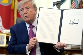 Trump kritické médiá označil za „rakovinu“. Po zákaze vstupu do Bieleho domu čelí žalobe
