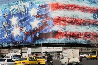 Trump odmietol iránske prímerie, po voľbách očakáva obnovenie bombardovania