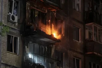 Útoky spôsobili požiare v Kyjeve a Saratove, hlásené viaceré zranenia